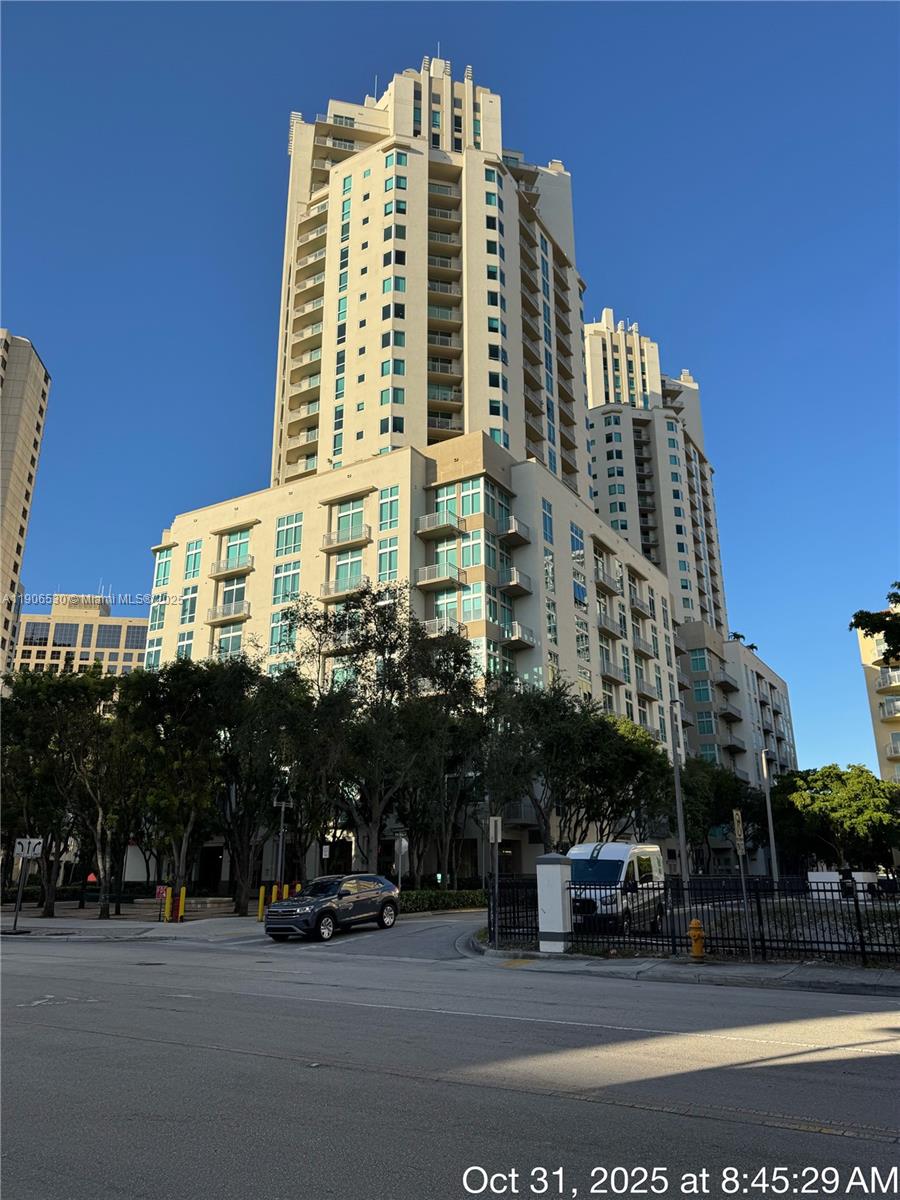 METROPOLIS I AT DADELAND - Residential