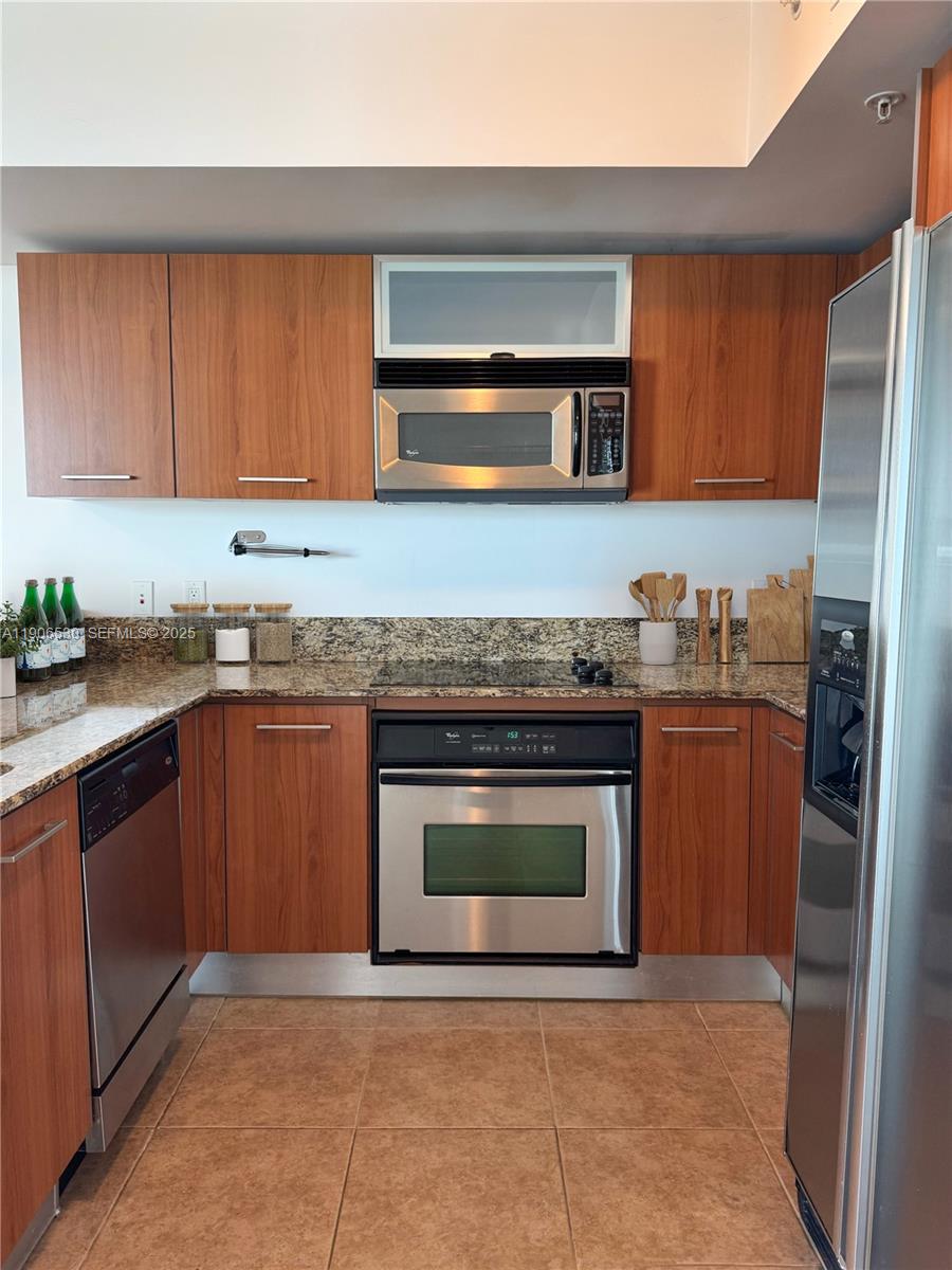 METROPOLIS I AT DADELAND - Residential