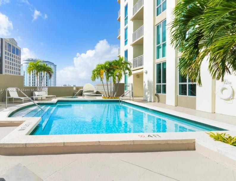 METROPOLIS I AT DADELAND - Residential