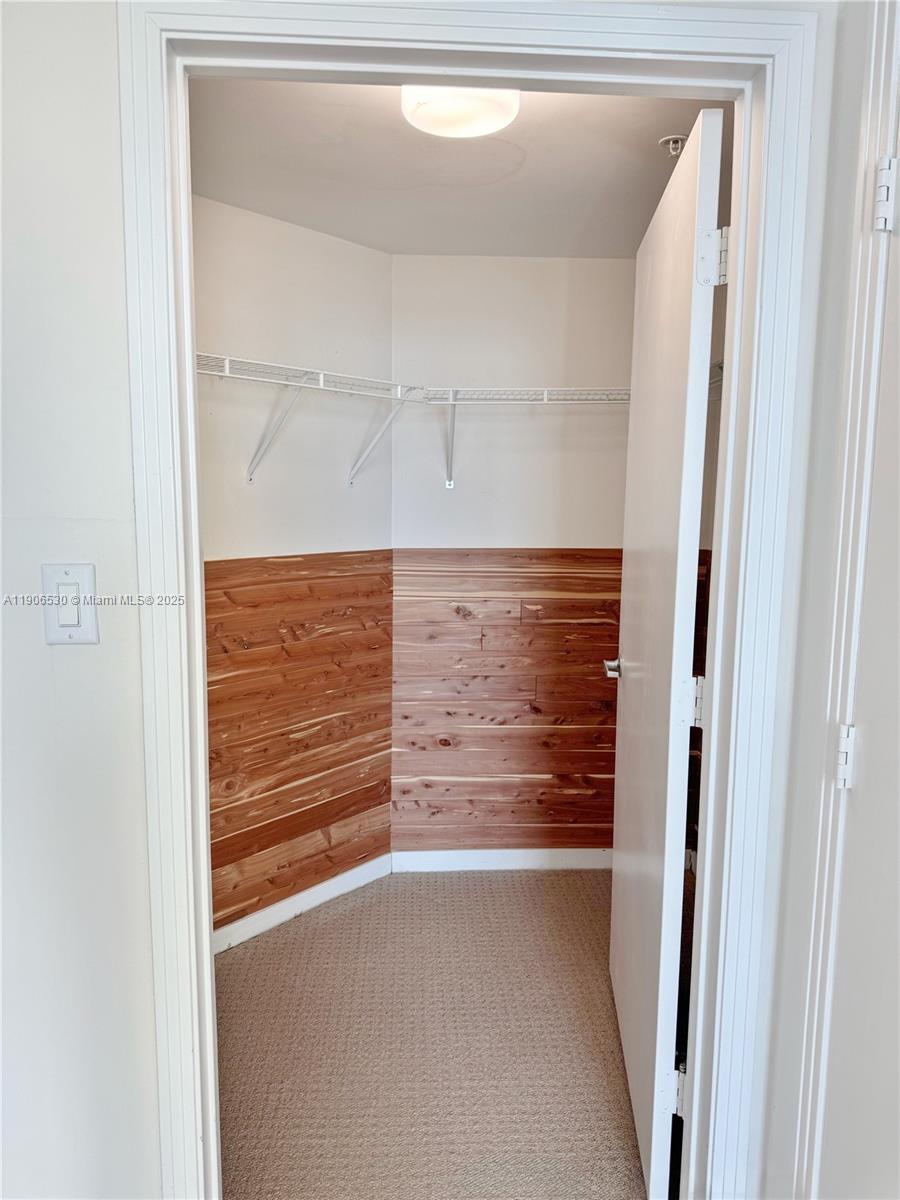 METROPOLIS I AT DADELAND - Residential