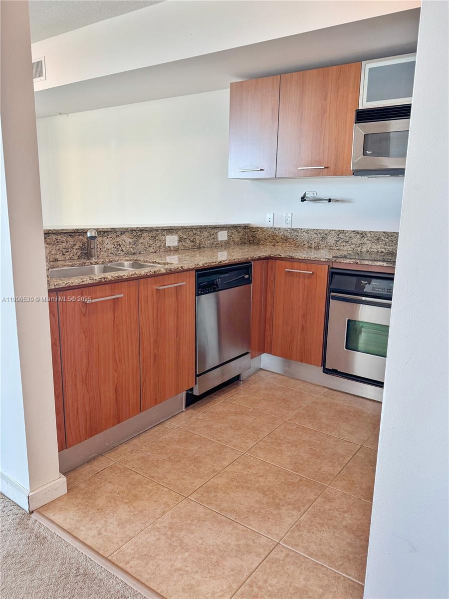 METROPOLIS I AT DADELAND - Residential