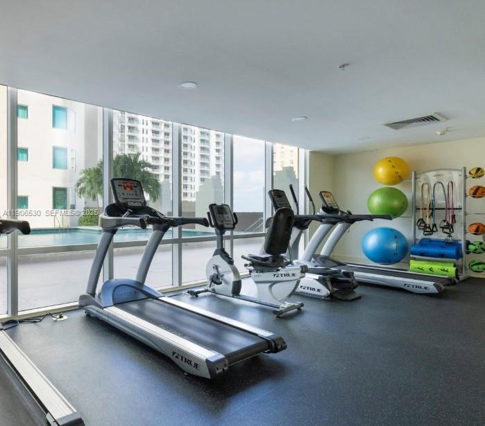 METROPOLIS I AT DADELAND - Residential