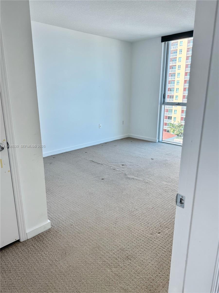 METROPOLIS I AT DADELAND - Residential