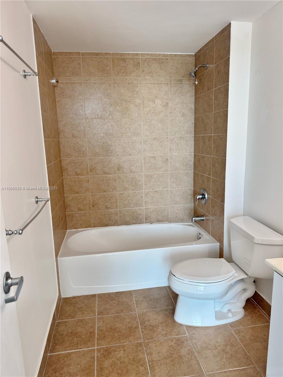 METROPOLIS I AT DADELAND - Residential