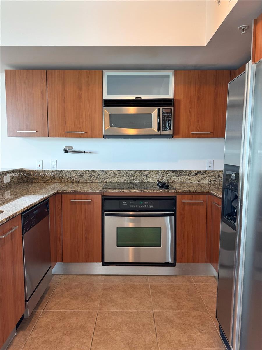 METROPOLIS I AT DADELAND - Residential