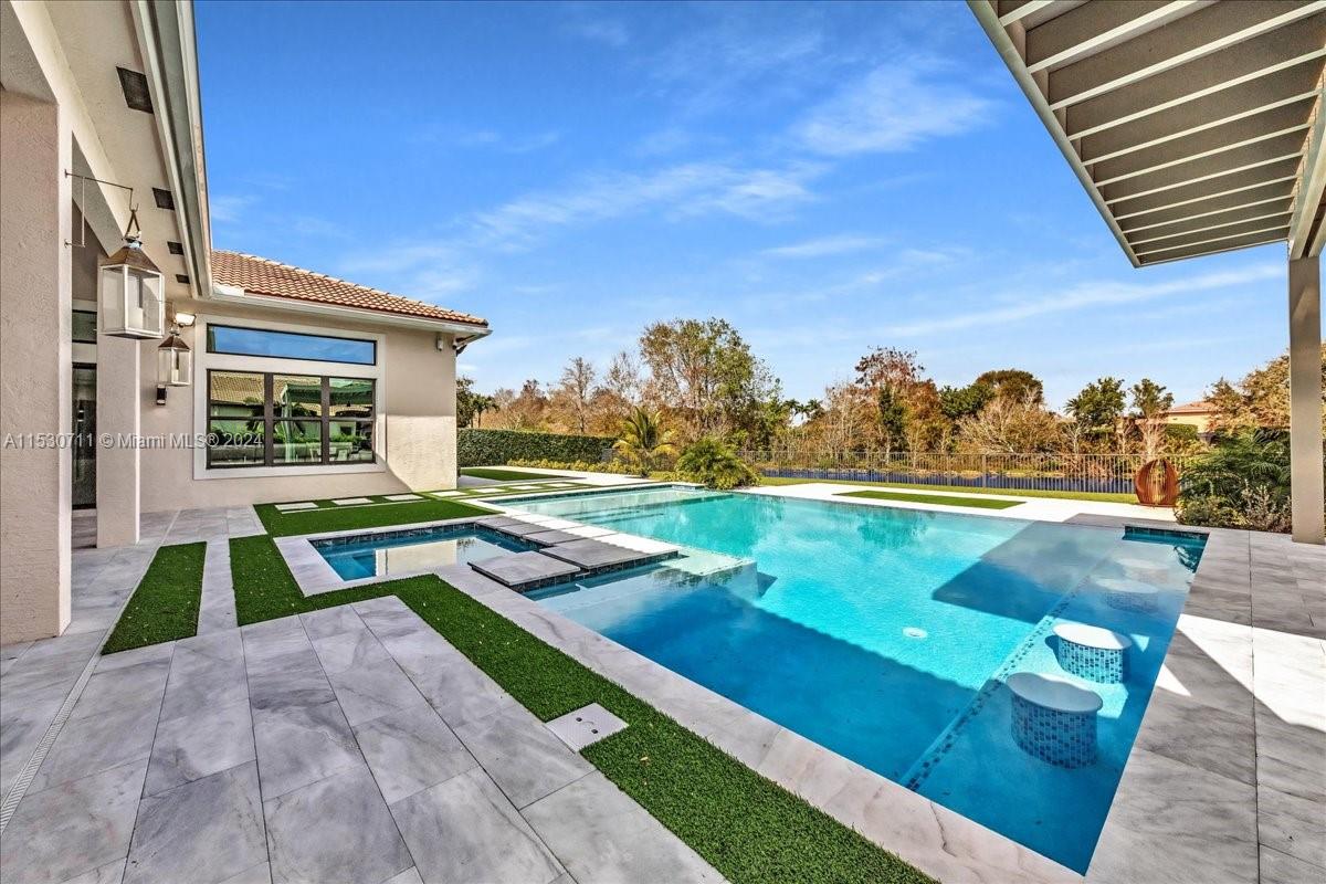 RIVERSTONE - Residential