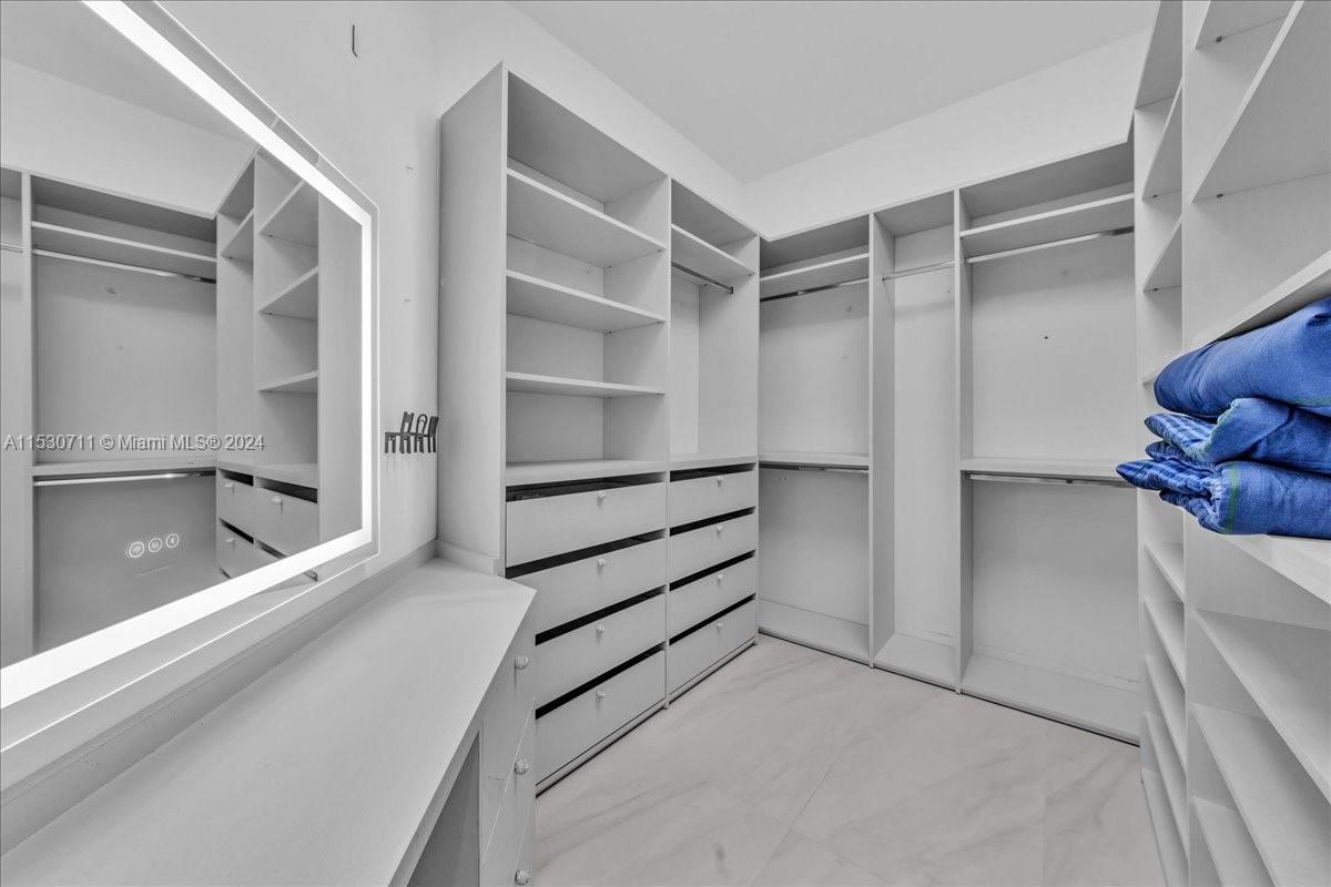 RIVERSTONE - Residential