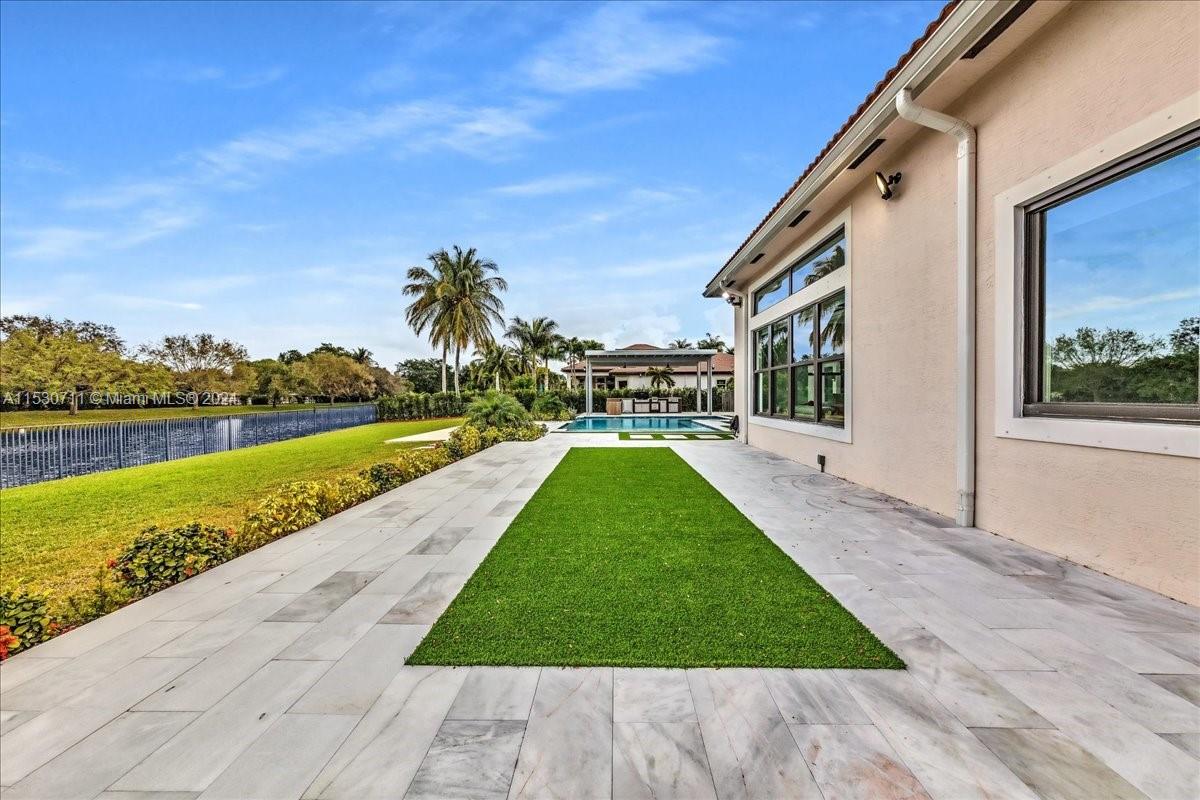 RIVERSTONE - Residential