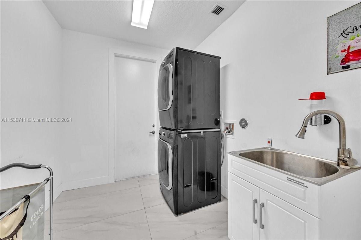 RIVERSTONE - Residential