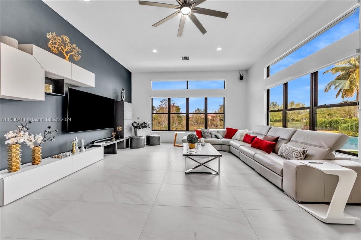 RIVERSTONE - Residential