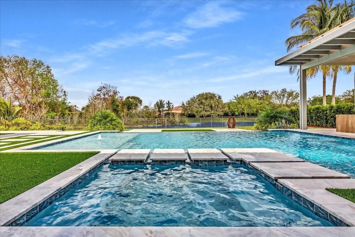 RIVERSTONE - Residential