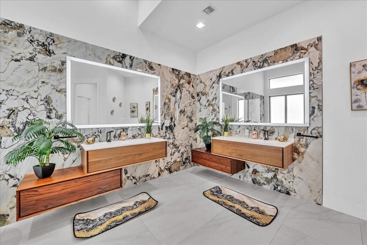 RIVERSTONE - Residential