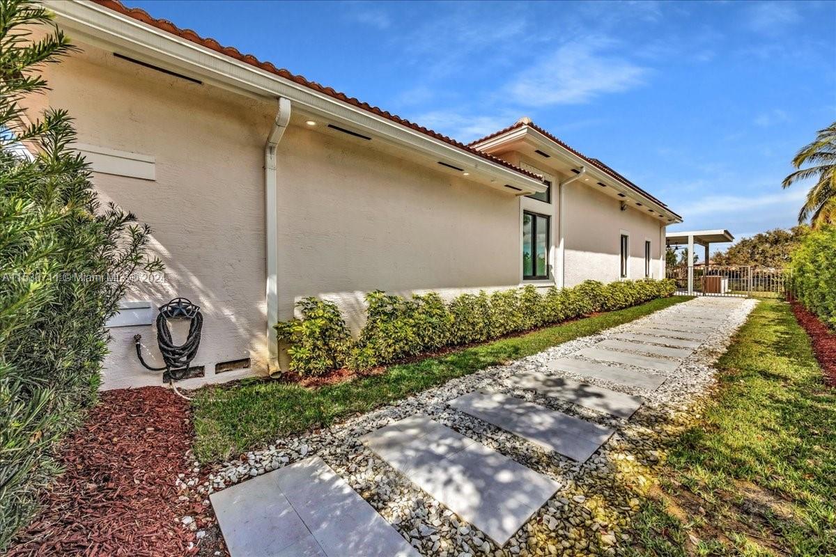 RIVERSTONE - Residential