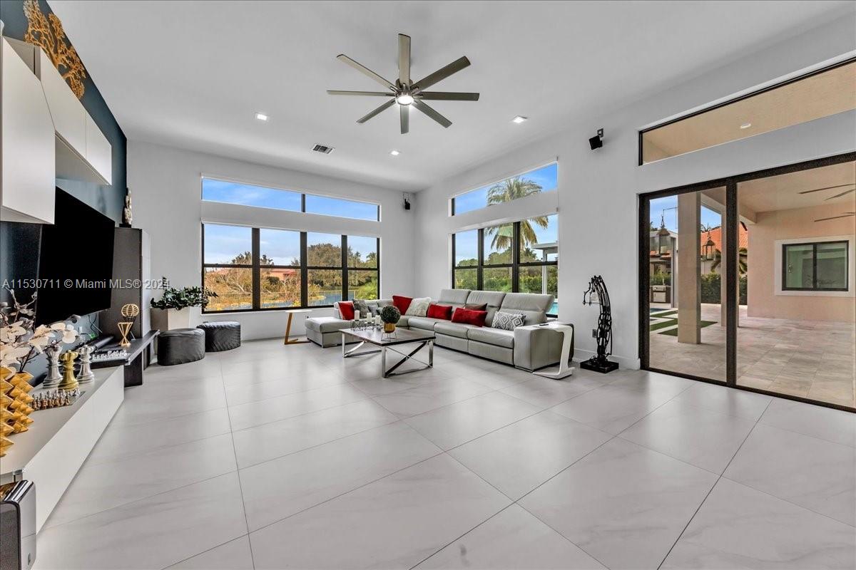 RIVERSTONE - Residential