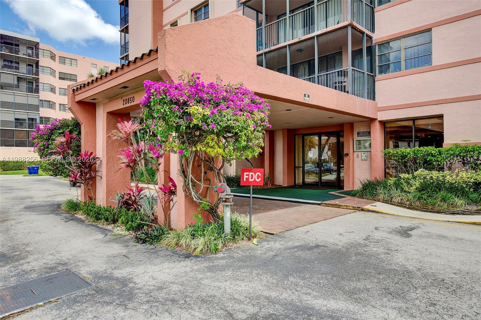 LAKEVIEW OF THE CALF CLUB - Residential