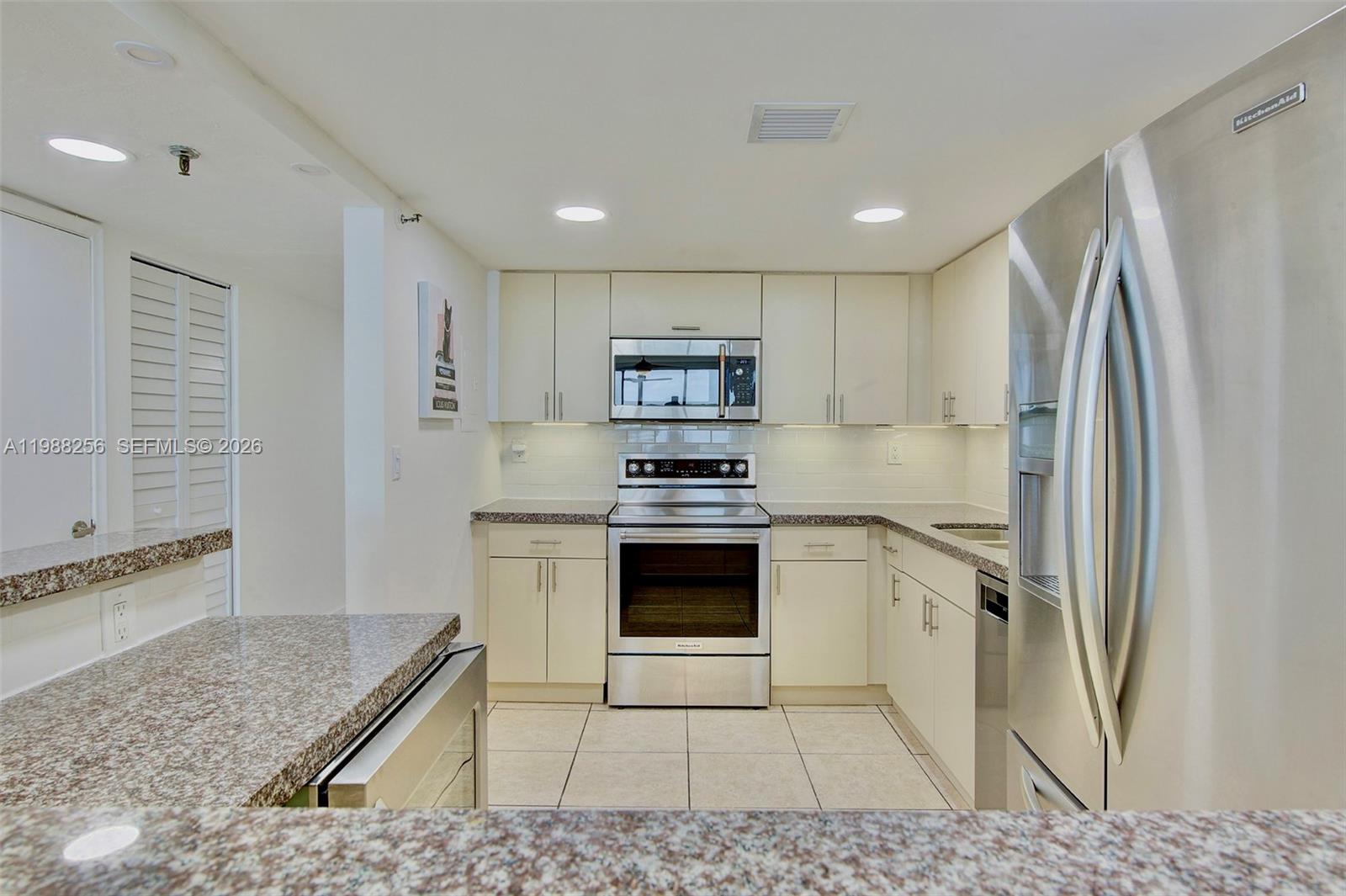 LAKEVIEW OF THE CALF CLUB - Residential