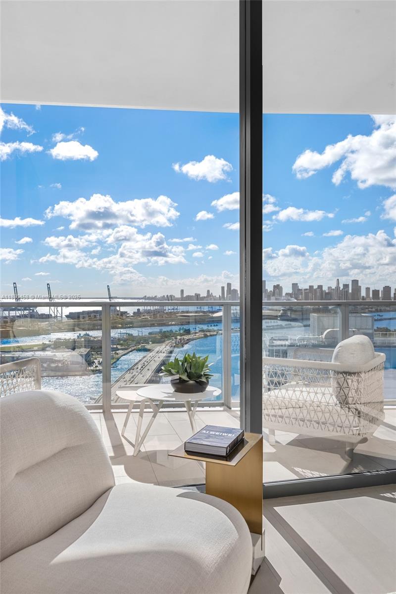 FIVE PARK CONDO - Residential