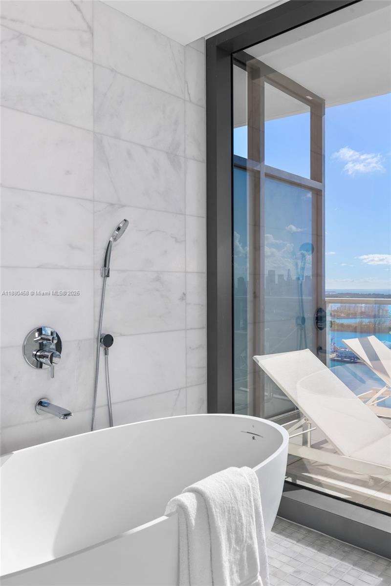 FIVE PARK CONDO - Residential