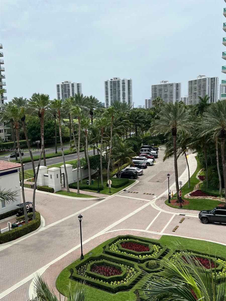 TOWERS OF PORTO VITA-SOUT - Residential Lease