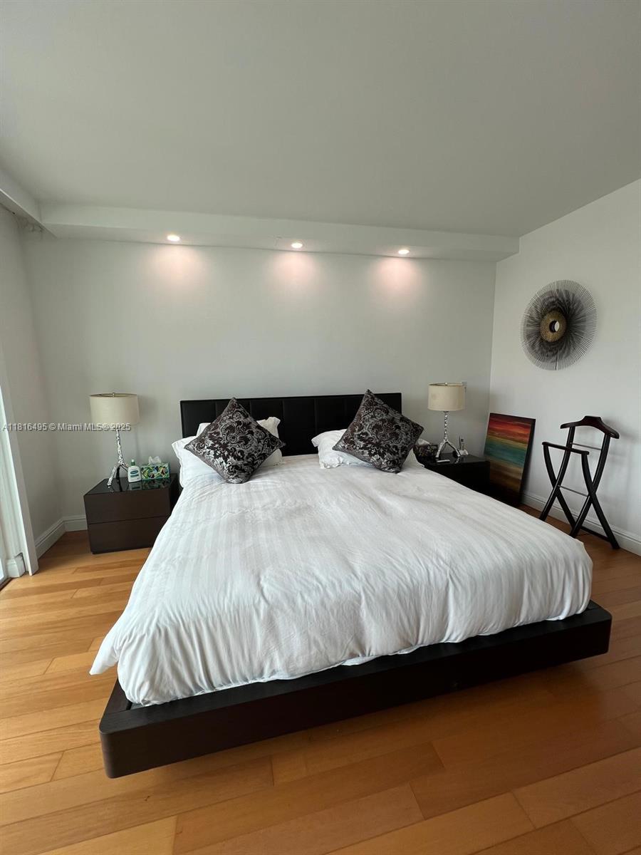 TOWERS OF PORTO VITA-SOUT - Residential Lease