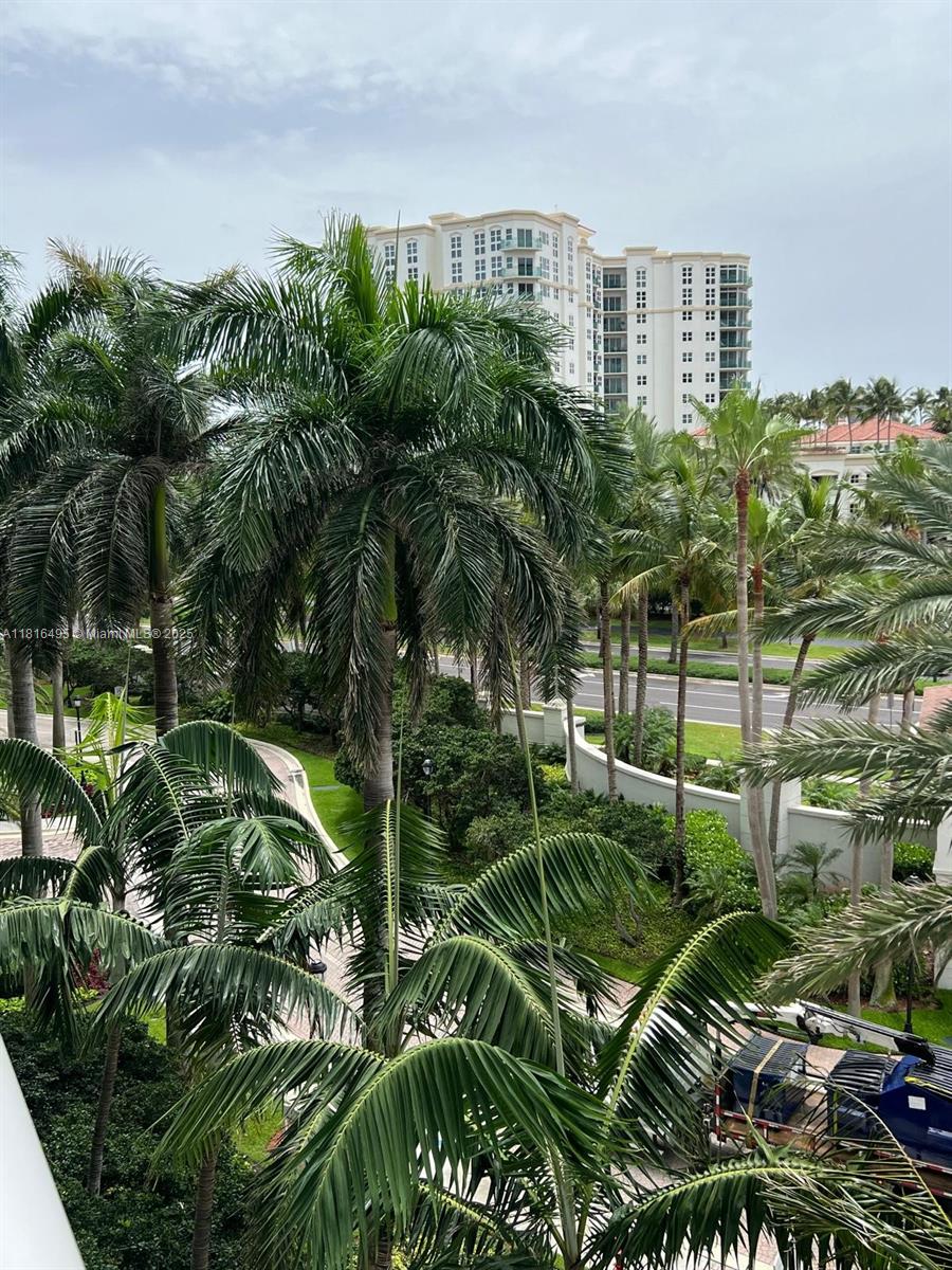 TOWERS OF PORTO VITA-SOUT - Residential Lease