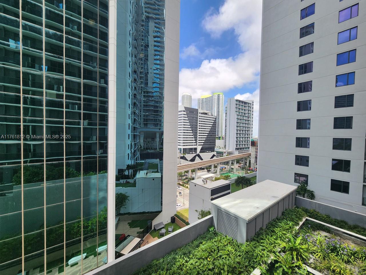 BRICKELL HEIGHTS WEST CON - Residential
