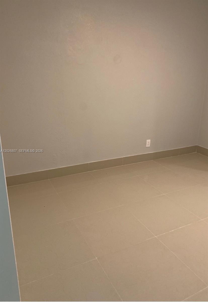 6498 Collins Ave 41