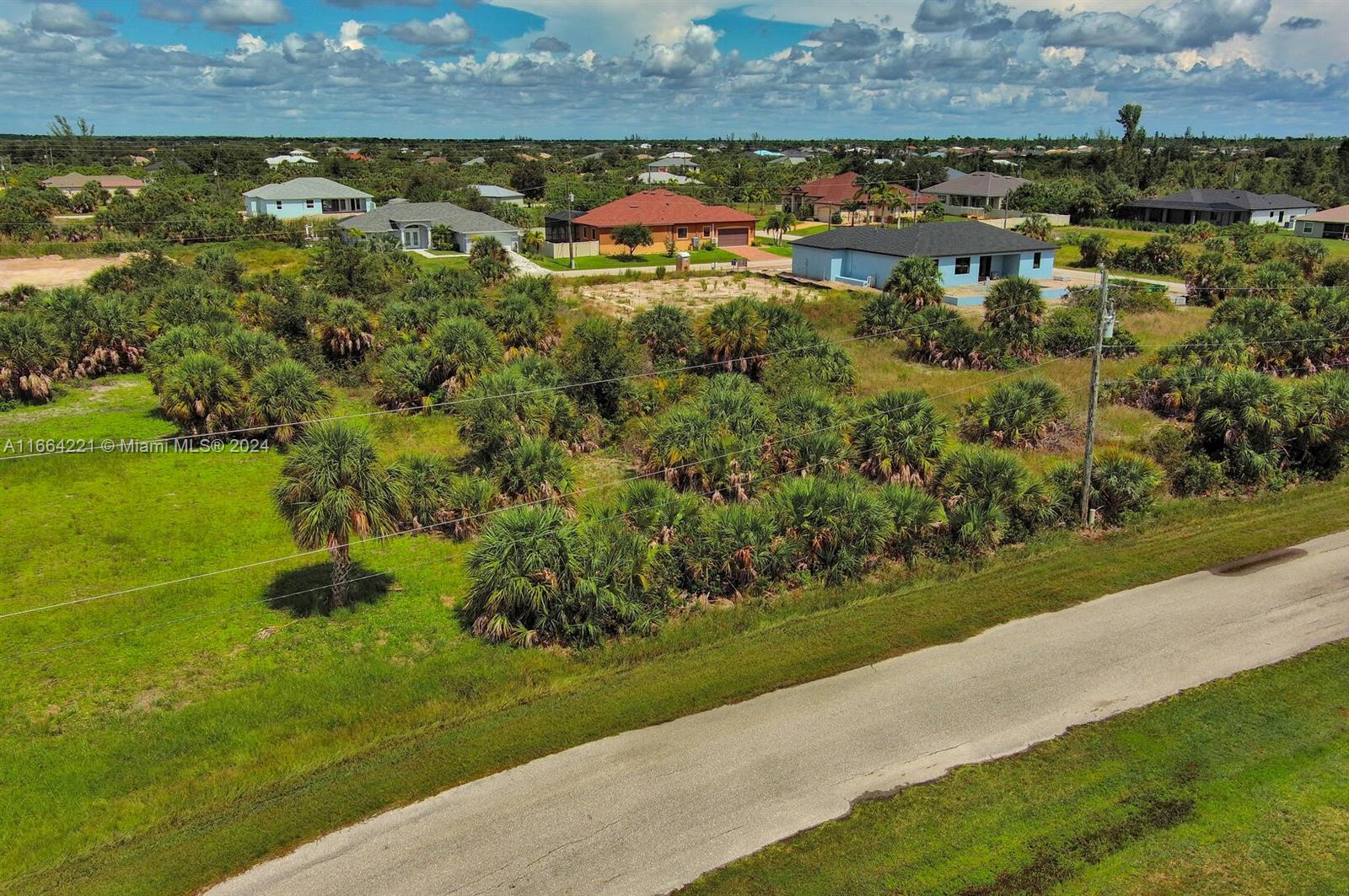 Port Charlotte - Land