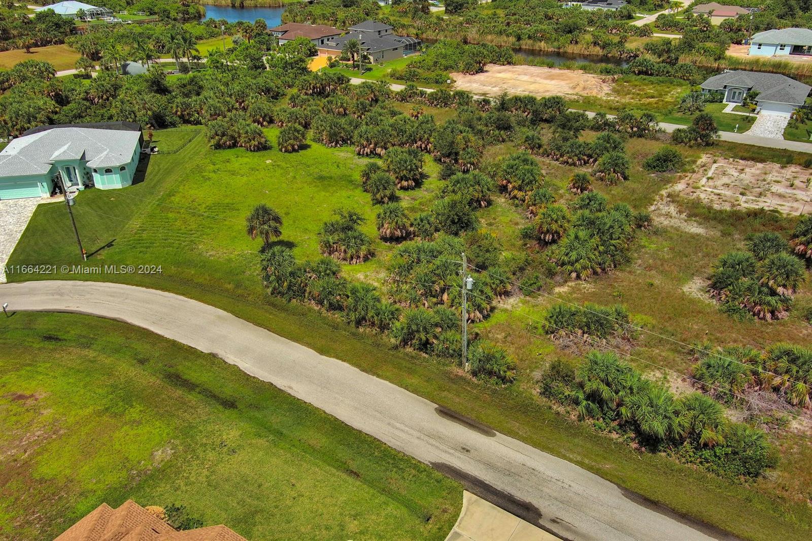 Port Charlotte - Land