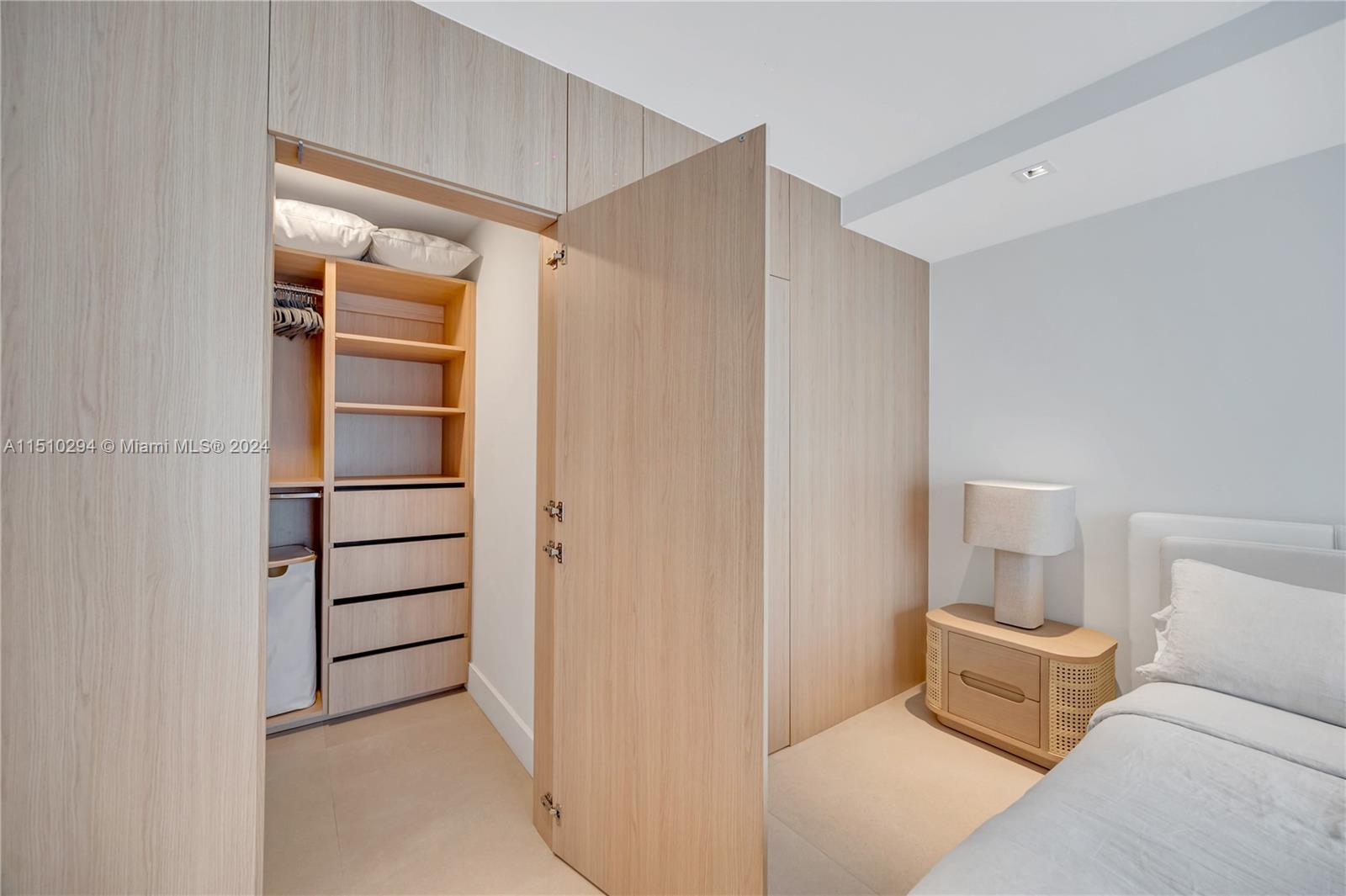 BISCAYNE POINT - Residential