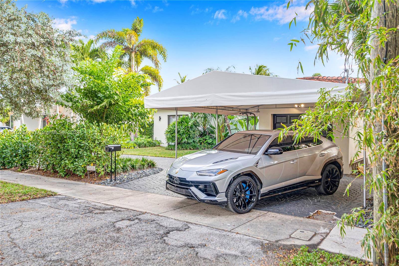 BISCAYNE POINT - Residential