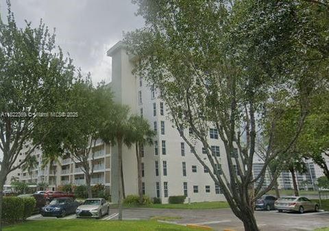 3090 N Course Dr 807 Pompano Beach FL 33069