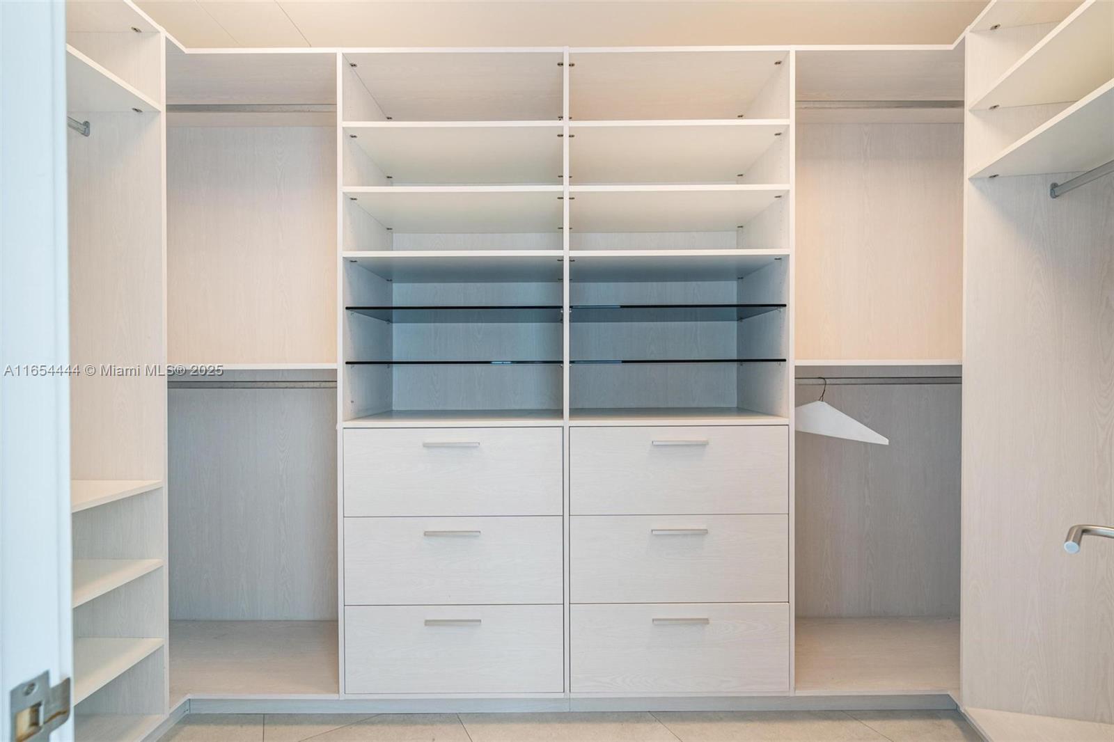 18555 COLLINS AVENUE COND - Residential Lease