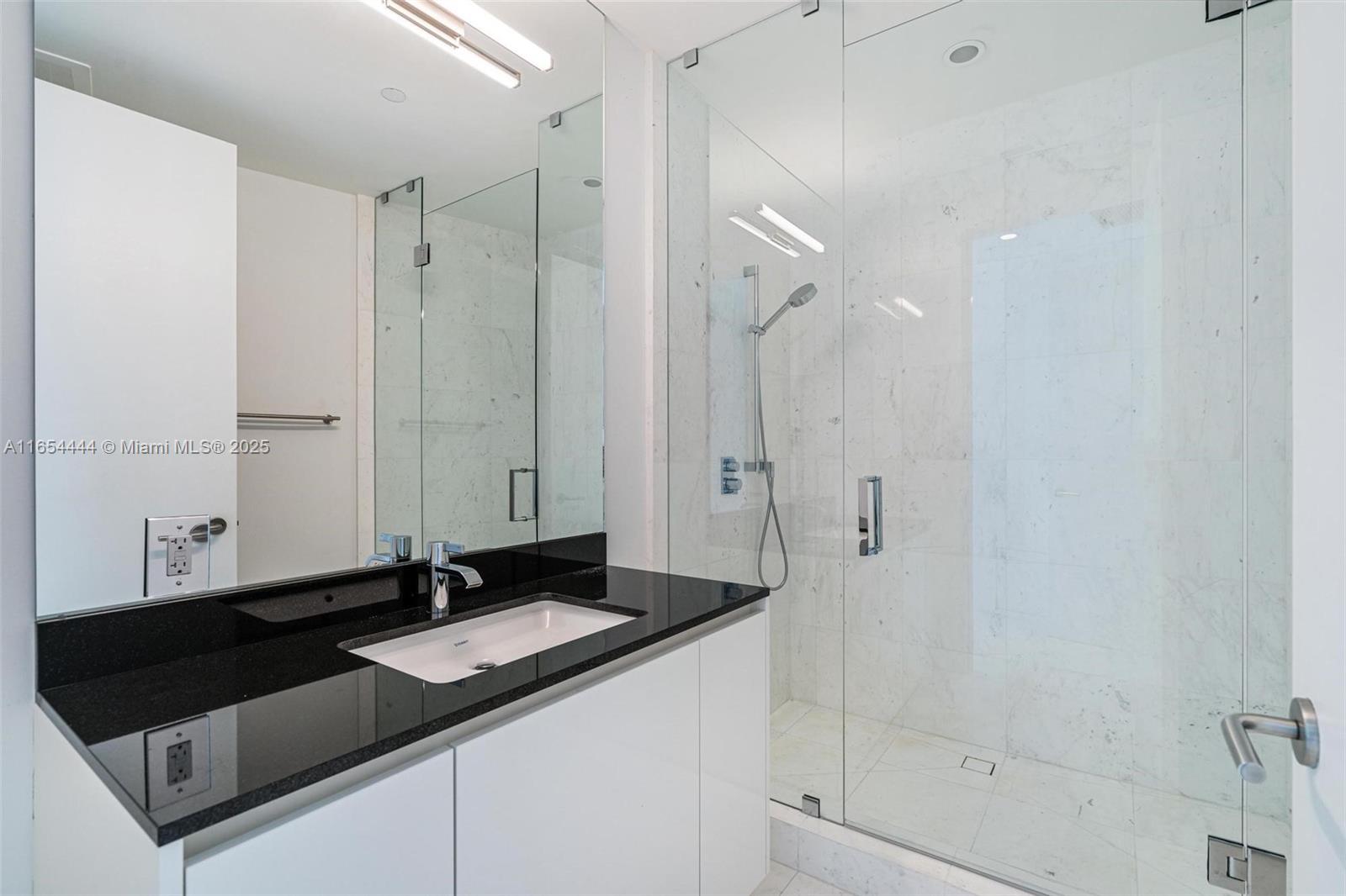 18555 COLLINS AVENUE COND - Residential Lease