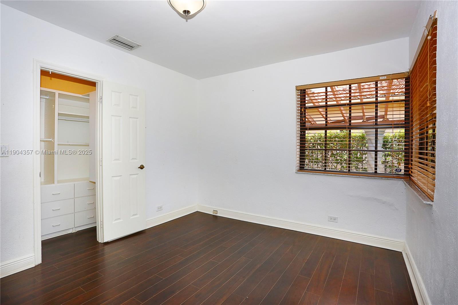 EAST SHENANDOAH - Residential Lease