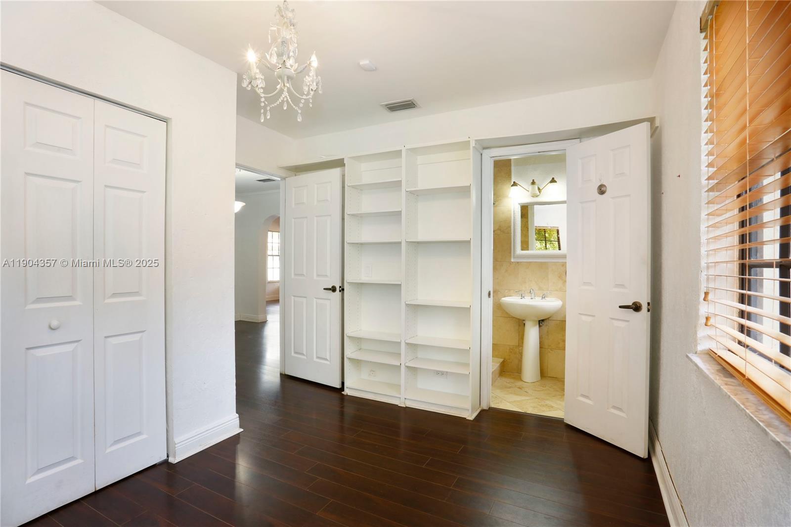 EAST SHENANDOAH - Residential Lease