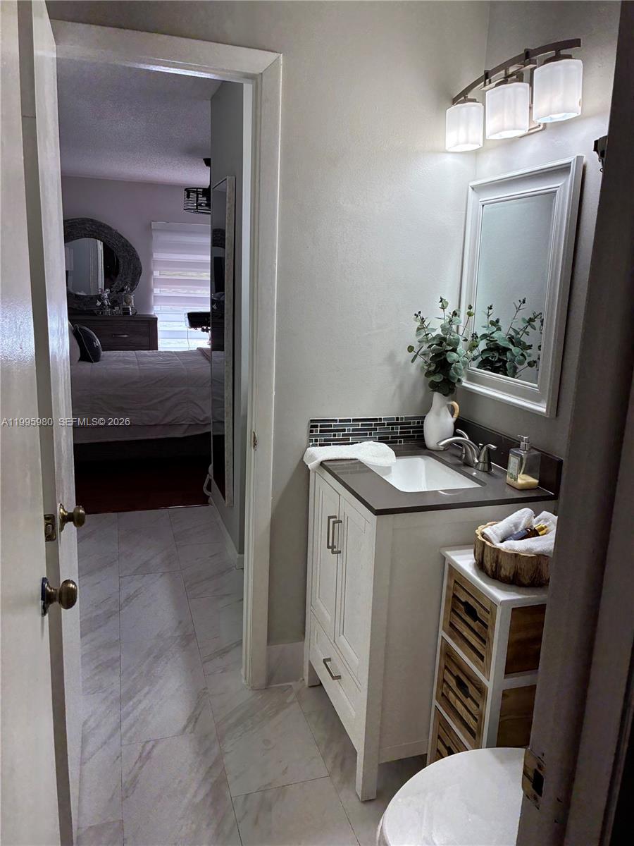 LAGUNA TROPICAL CONDO - Residential Lease