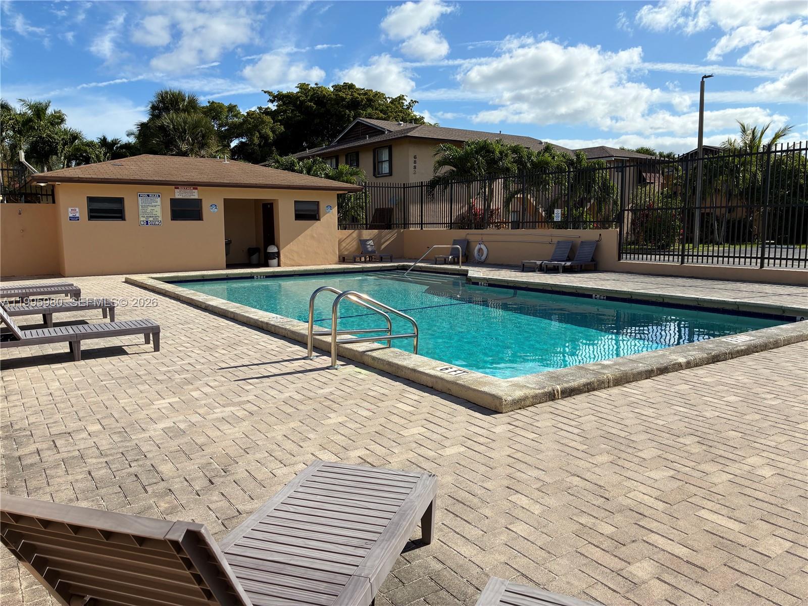 LAGUNA TROPICAL CONDO - Residential Lease