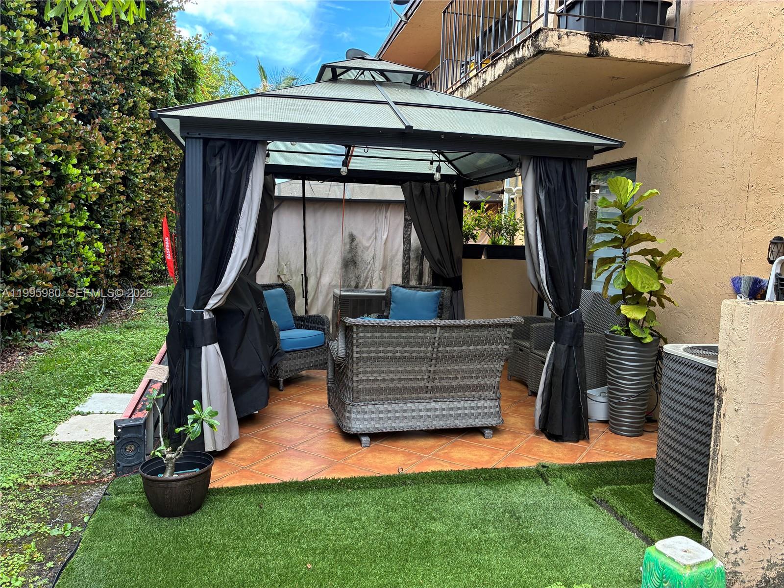 LAGUNA TROPICAL CONDO - Residential Lease