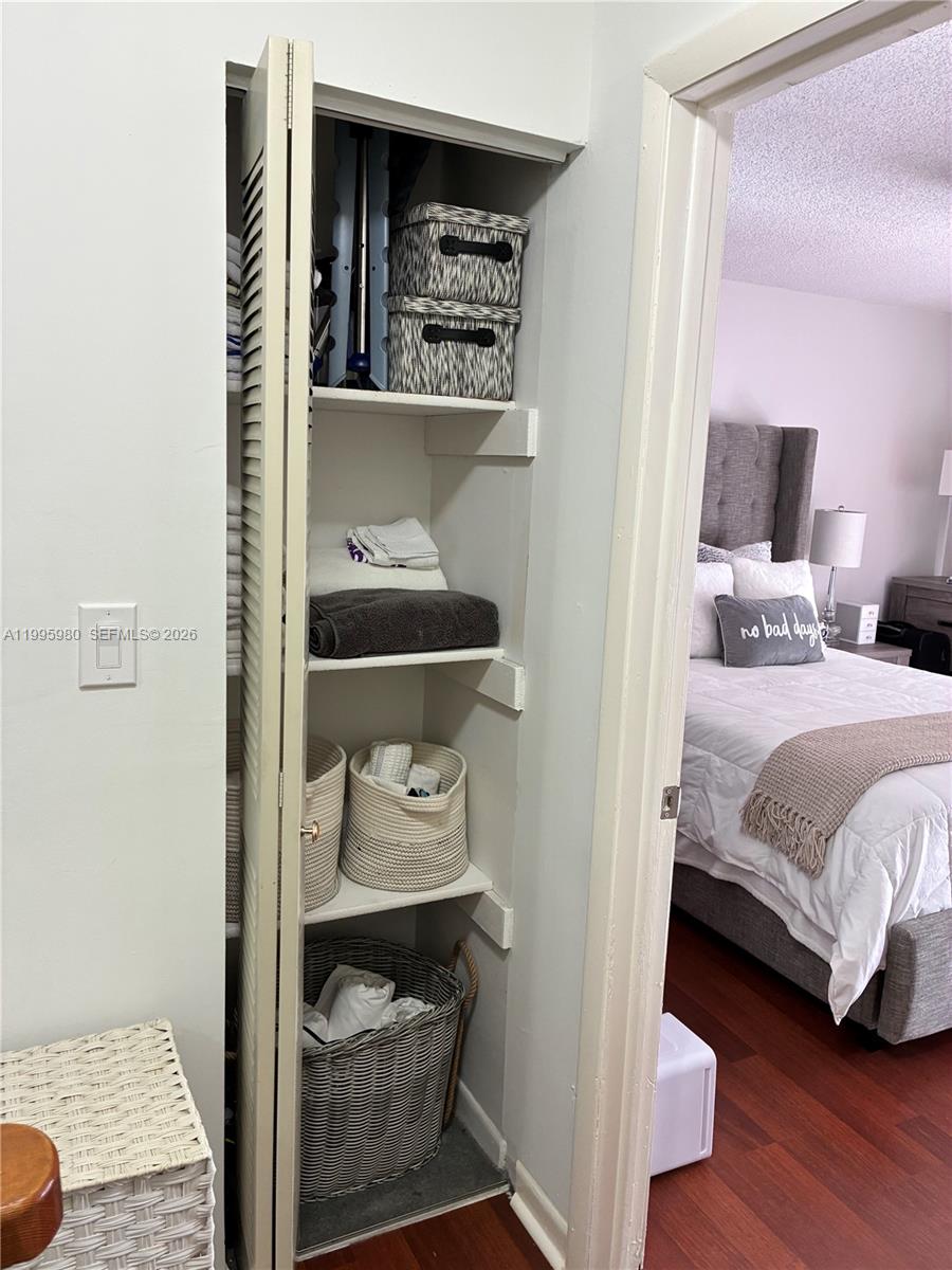 LAGUNA TROPICAL CONDO - Residential Lease