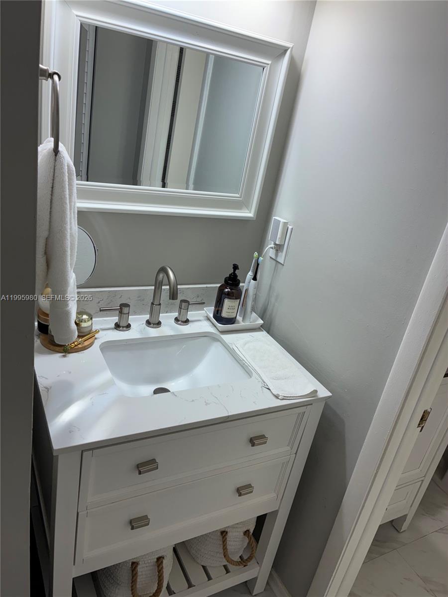 LAGUNA TROPICAL CONDO - Residential Lease