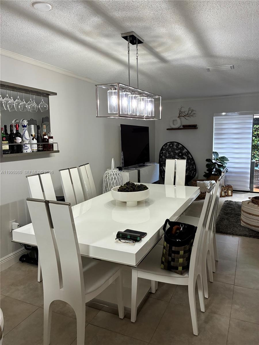 LAGUNA TROPICAL CONDO - Residential Lease