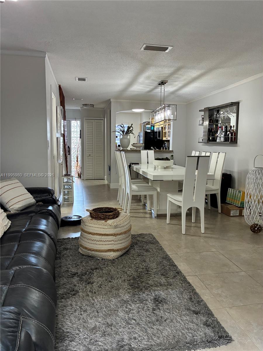 LAGUNA TROPICAL CONDO - Residential Lease