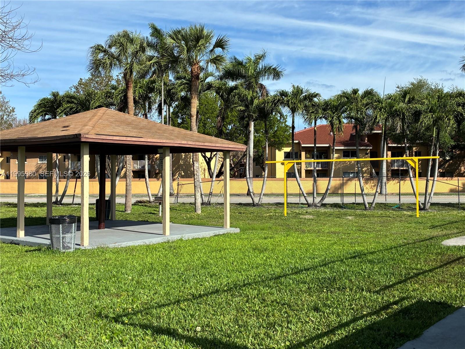 LAGUNA TROPICAL CONDO - Residential Lease