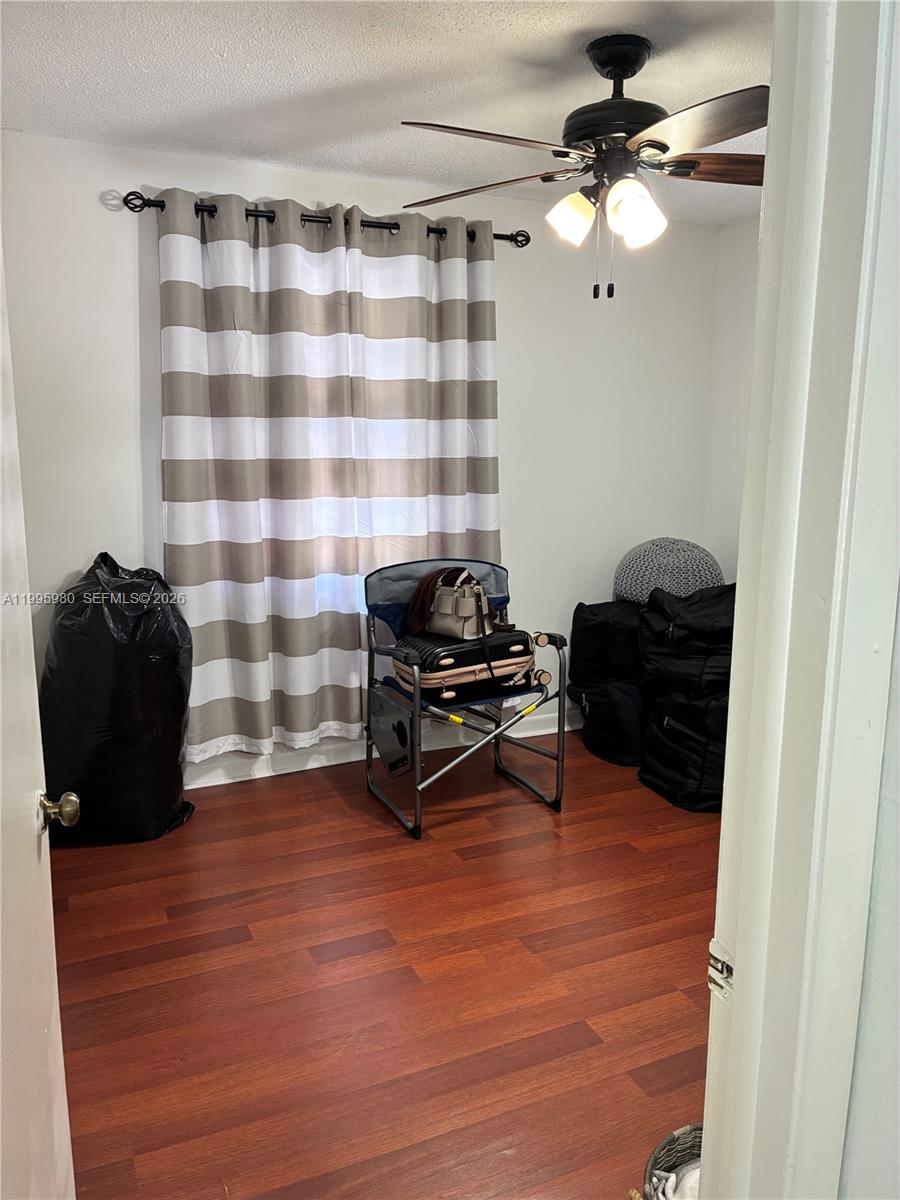 LAGUNA TROPICAL CONDO - Residential Lease