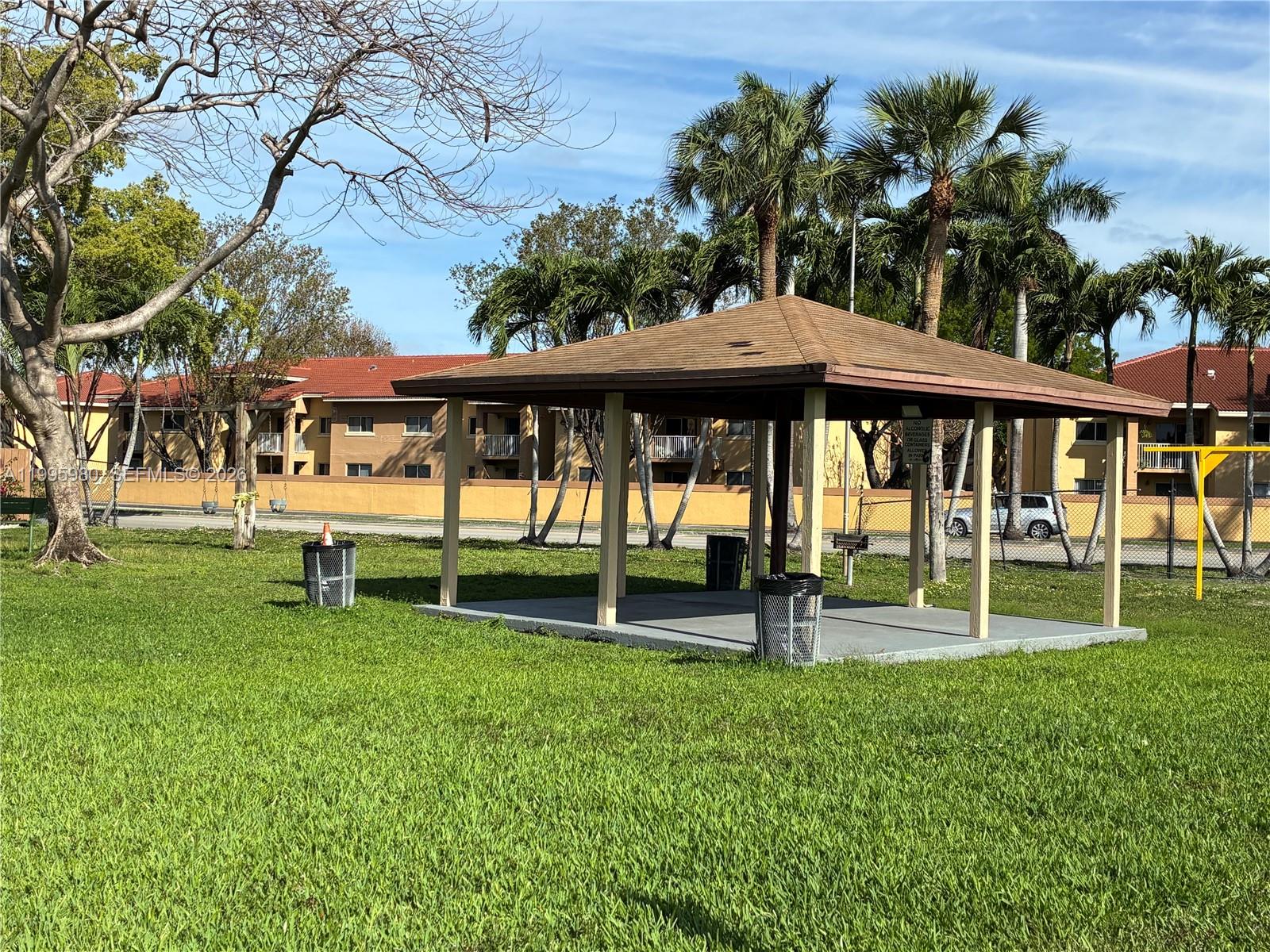 LAGUNA TROPICAL CONDO - Residential Lease