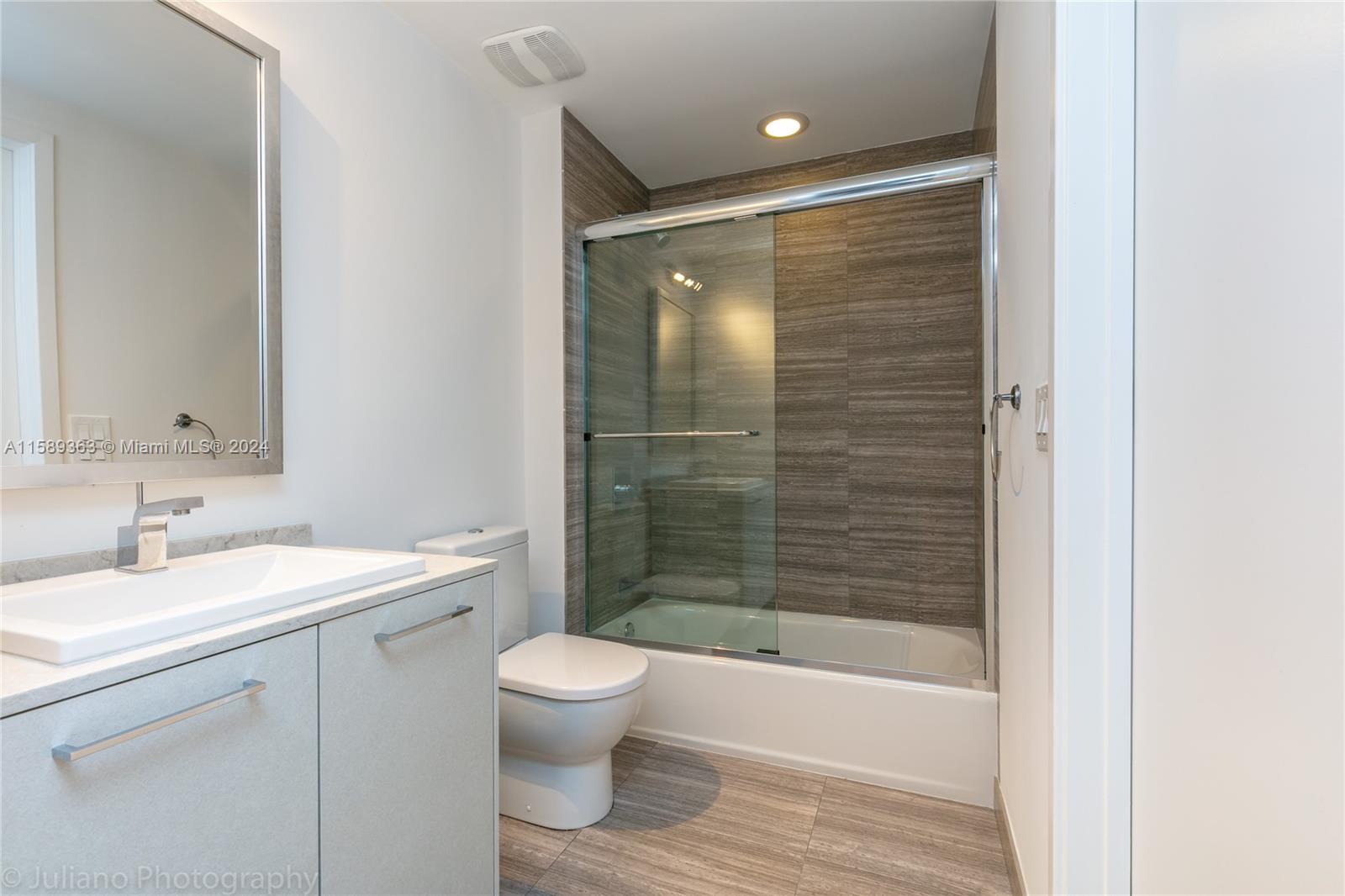 1010 BRICKELL CONDO - Residential Lease