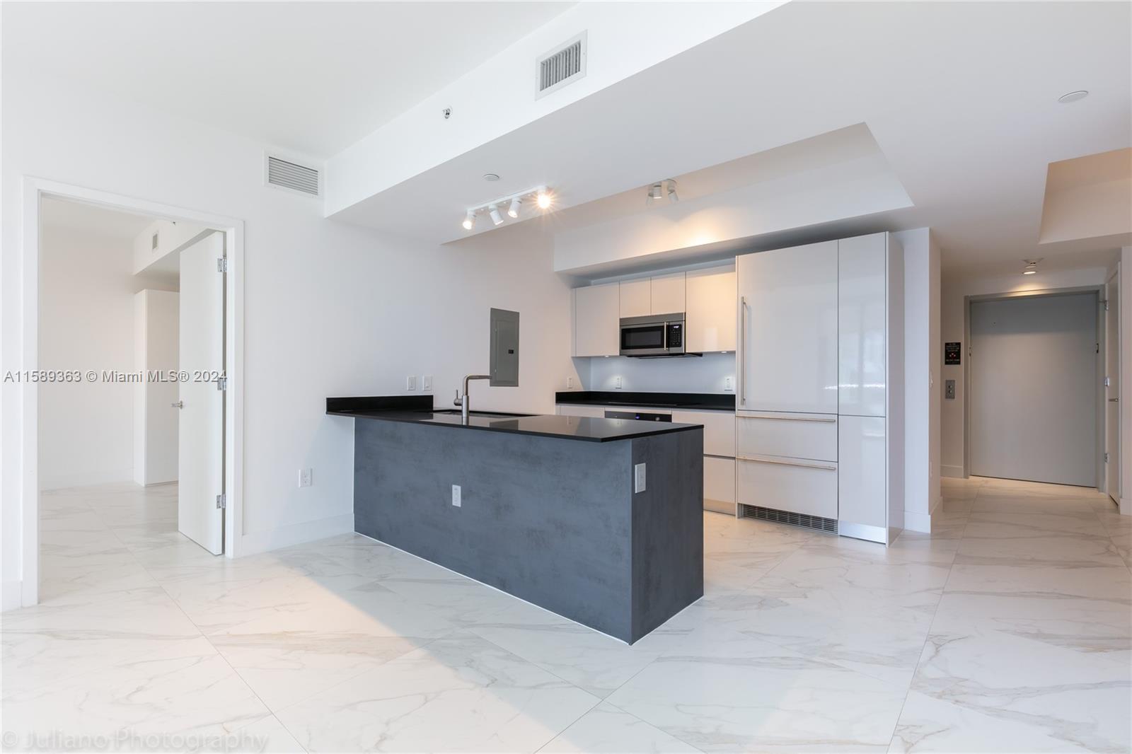 1010 BRICKELL CONDO - Residential Lease