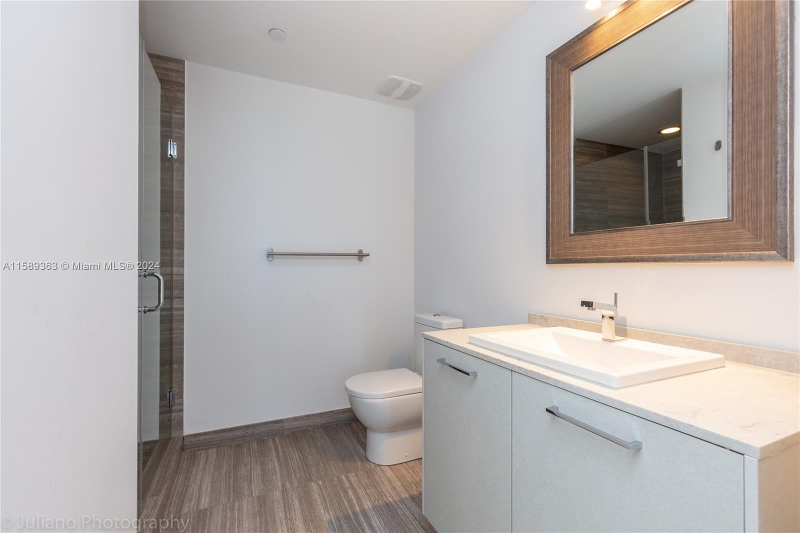 1010 BRICKELL CONDO - Residential Lease