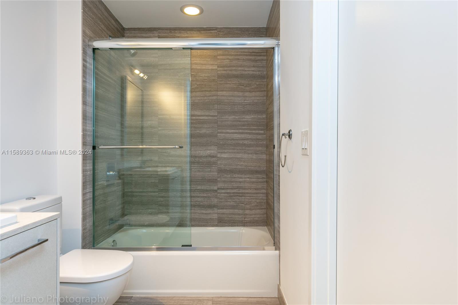 1010 BRICKELL CONDO - Residential Lease
